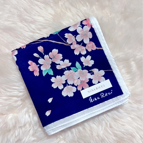 Nina Ricci Handkerchief - Picture 1 of 3